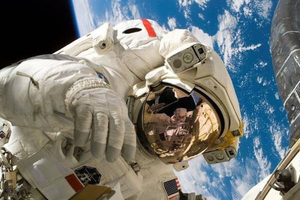 Interview exclusive de l'astronaute qui a vécu dans la Station spatiale internationale pendant un an