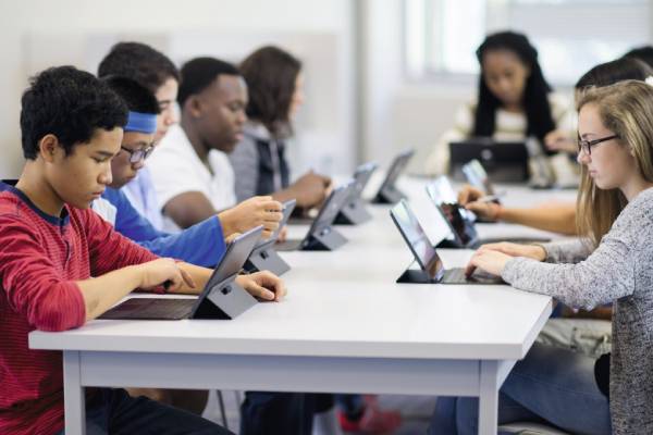 PQR lance une plateforme d'apprentissage en ligne basée sur l'intelligence artificielle