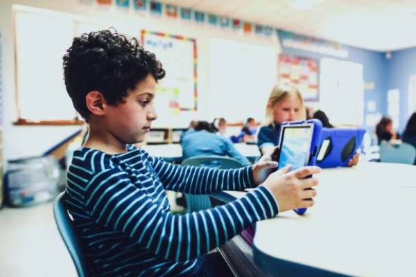 PQR lance une plateforme d'apprentissage en ligne basée sur l'intelligence artificielle